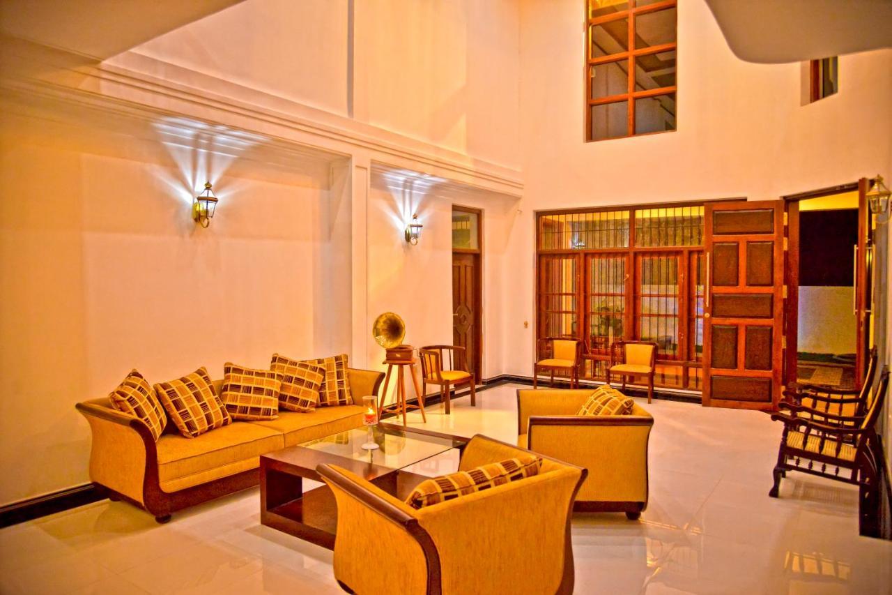 Siluni'S Villa Anuradhapura Εξωτερικό φωτογραφία
